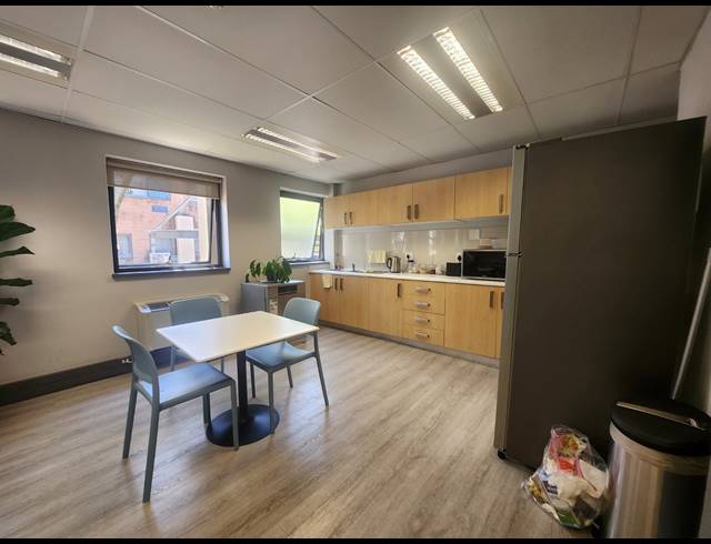 626M² OFFICE TO LET IN RANDJESPARK